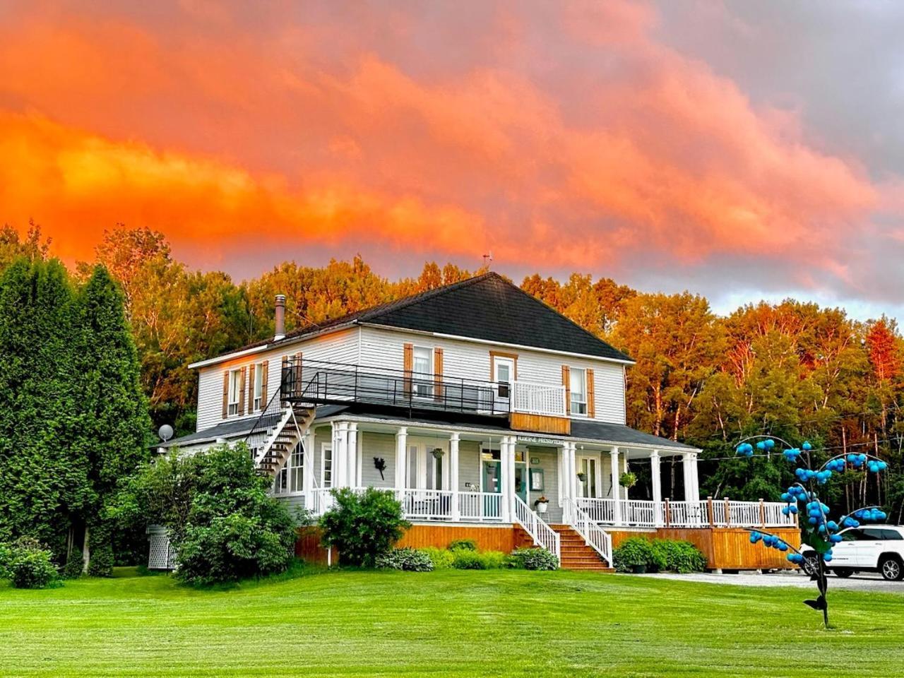 Auberge Presbytere Mont Lac-Vert Hébertville Extérieur photo